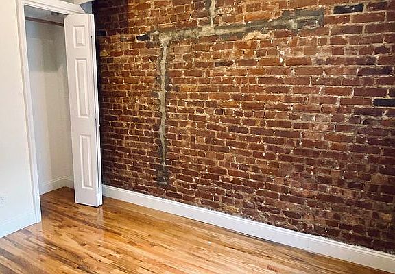 4th image of 208 E 7th St APT 16