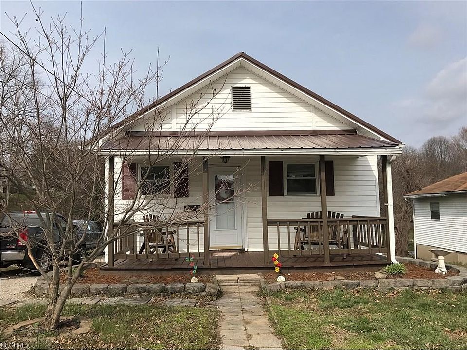 Welcome to 1007 27th Street in Vienna, WV