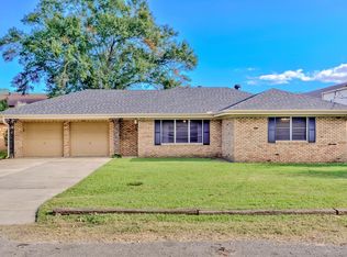 5820 W Madison St, Groves, TX 77619