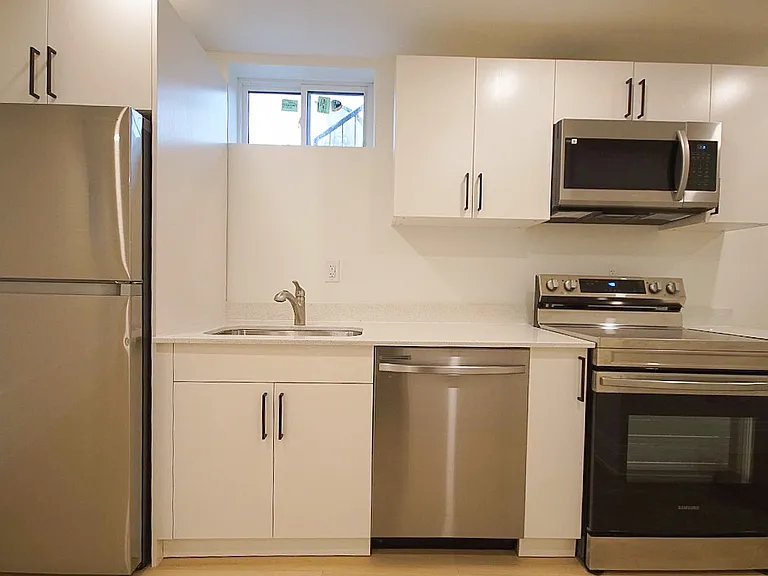 271 Madison Ave S #269 — Photo 6