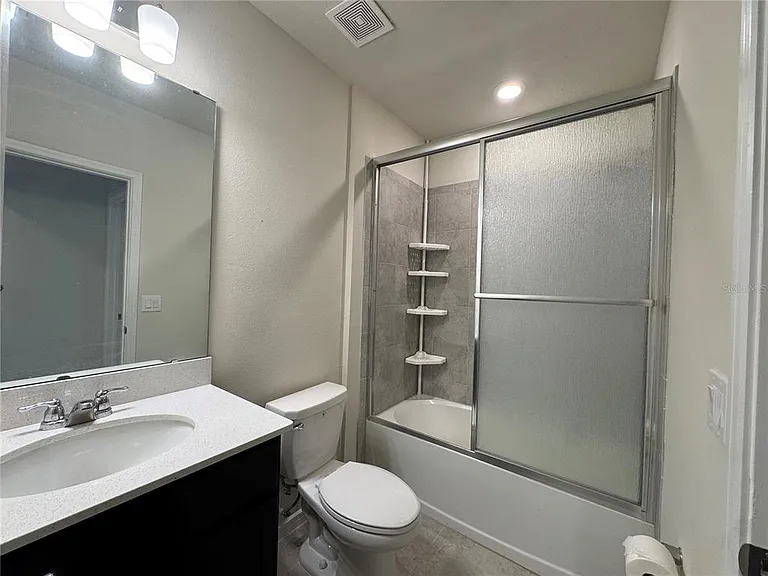 2102 Charming Ave — Photo 10