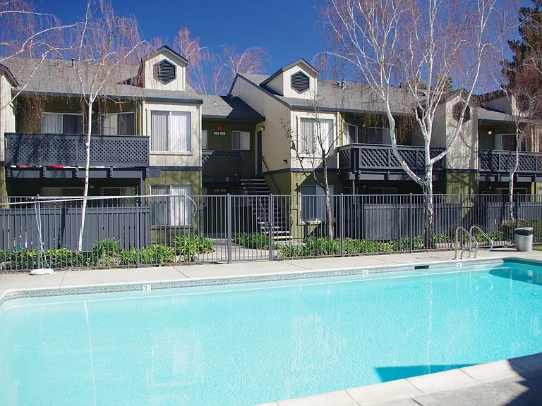 Regency Square Apartments — Photo 23