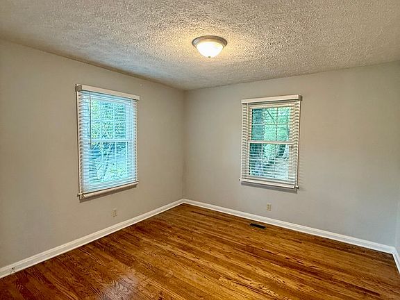 5th image of 2919 Cecil Ave