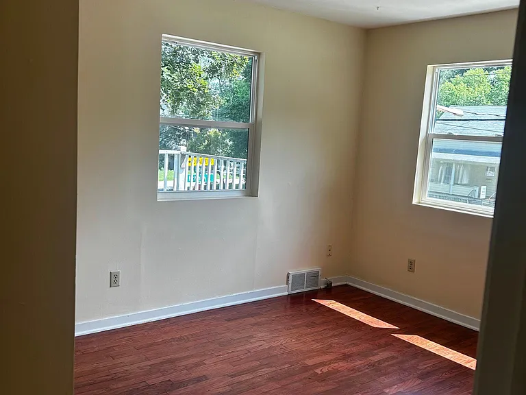 402 Ridge St — Photo 22
