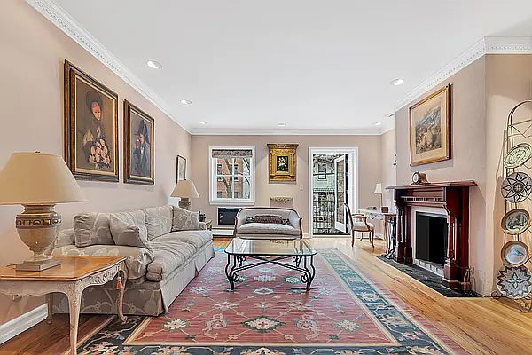 1st image of 475 W 22nd St APT 4