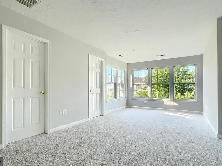 9863 Decatur Rd — Photo 23