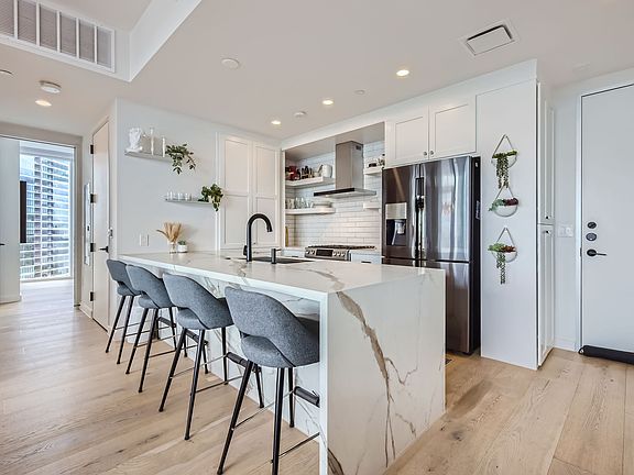 3rd image of 301 West Ave #2101