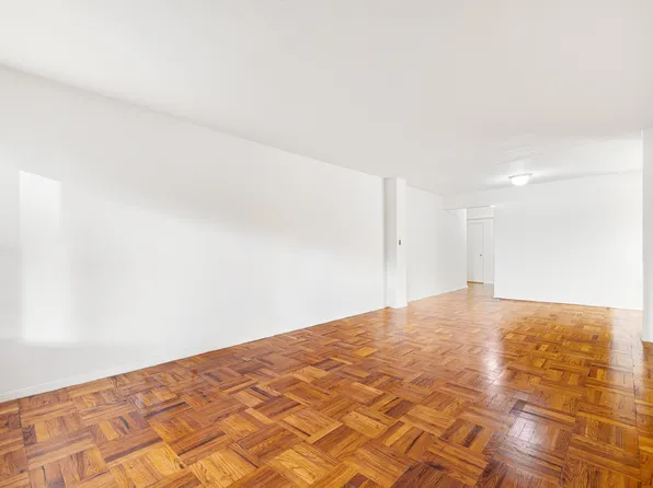 3130 Grand Concourse image 6 of 26