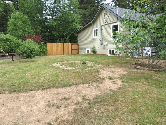 5th image of 884 SE 7th Ave