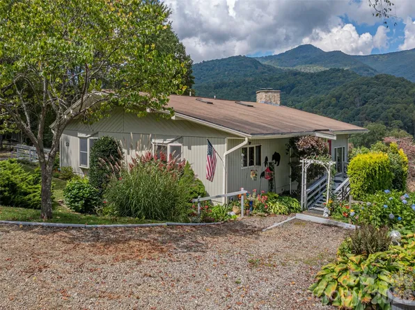 234 Sams Trl, Waynesville, NC 28786