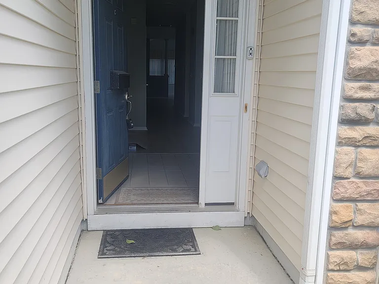 15 Sea Girt Ln — Photo 2