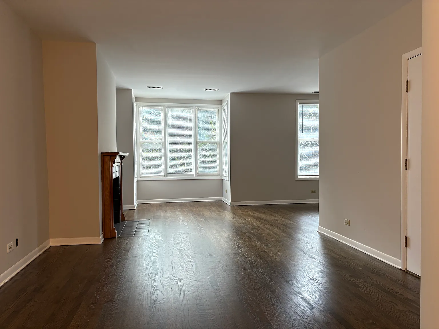 2 bed, 1100 sqft, $2,600 — Photo 1