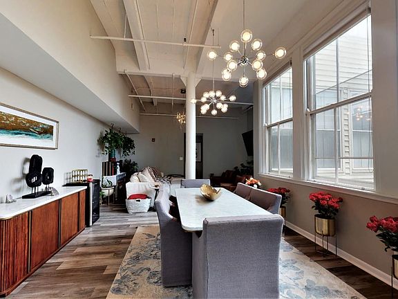 5th image of 335 W 5th St APT 206