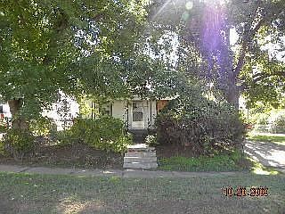 2nd image of 700 SE 20th St