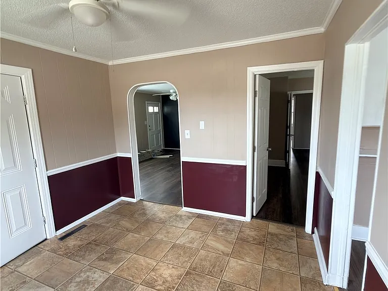 200 Roxie Ave — Photo 10