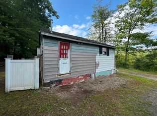 56 Poole Rd, Belchertown, MA 01007