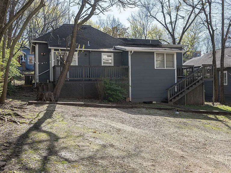 349 N Rollston Ave — Photo 30