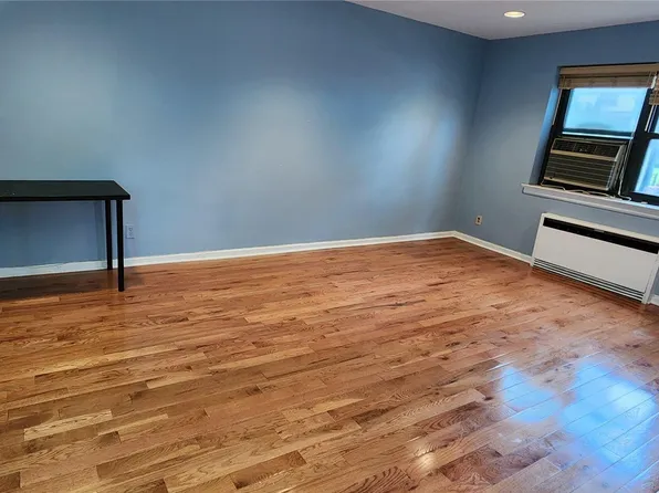 30 Grace Ave #1P, Great Neck, NY 11021