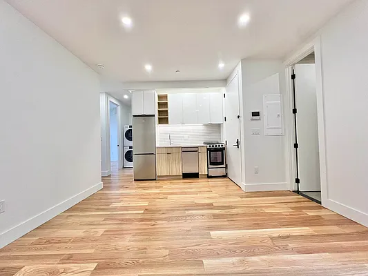 Rented by ERNY LLC | media 13