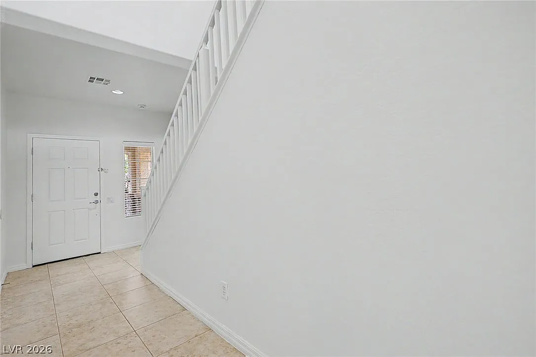 3 bed, 2.5 bath, 2357 sqft, $2,425 — Photo 4