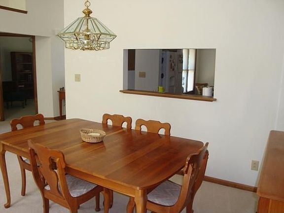4th image of 4395 Woodbank Dr