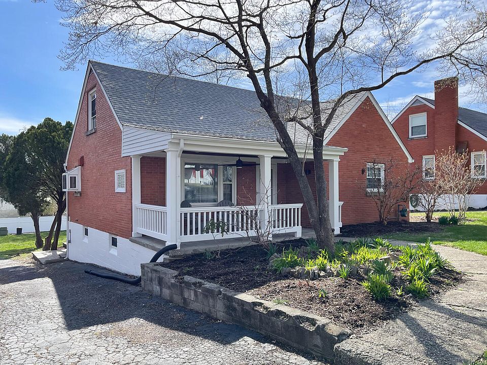 1st image of 272 Boiling Springs Dr