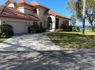1128 Shoreline Ln, Winter Haven, FL 33884