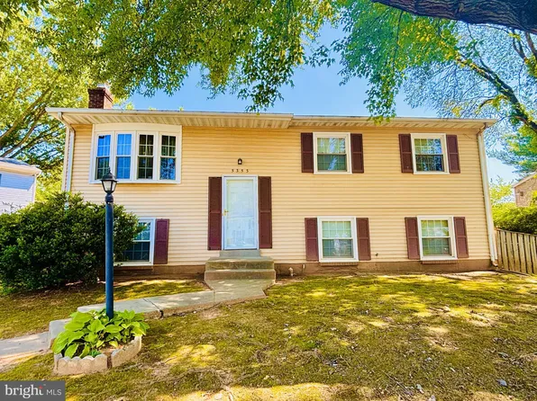5353 Macwood Dr, Woodbridge, VA 22193
