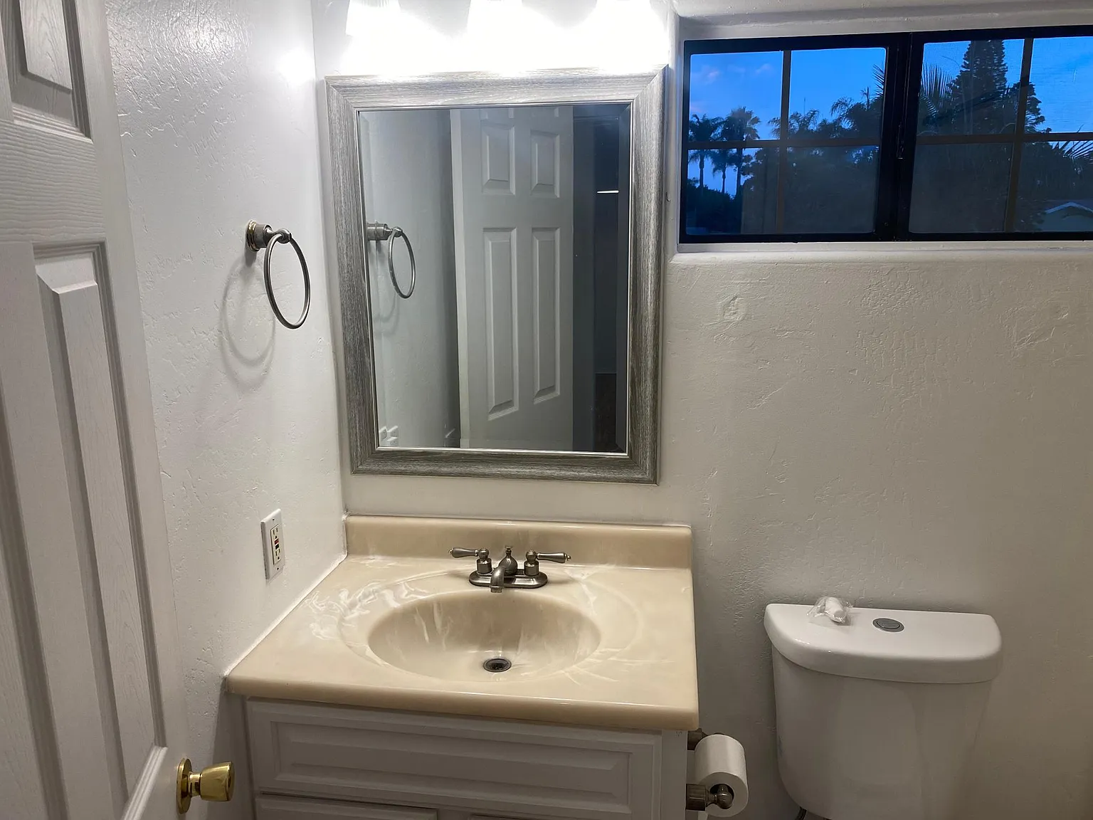 Studio, 460 sqft, $1,950 — Photo 3