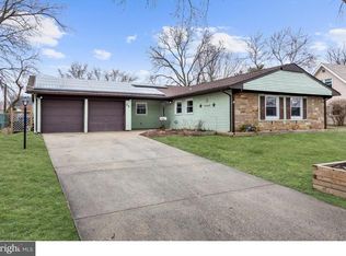 11 Ginger Ln, Willingboro, NJ 08046