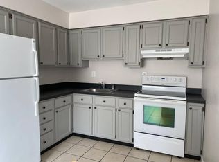 36 Woodhull Rd #2R, Huntington, NY 11743