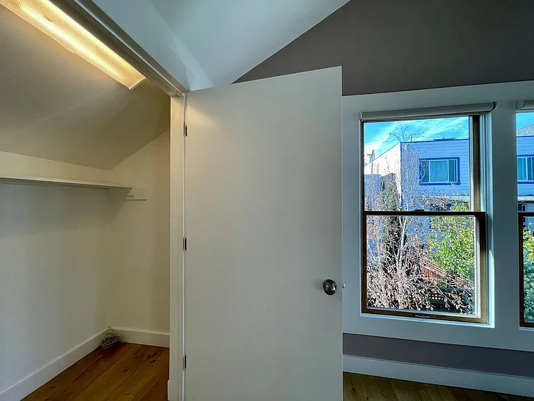 794-796 Moultrie St — Photo 15