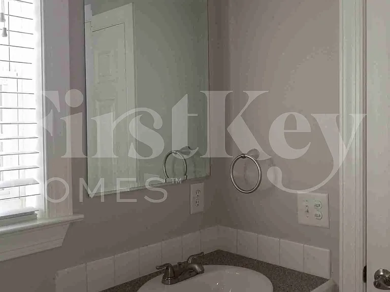 1911 Chestnut Oak Ln — Photo 27