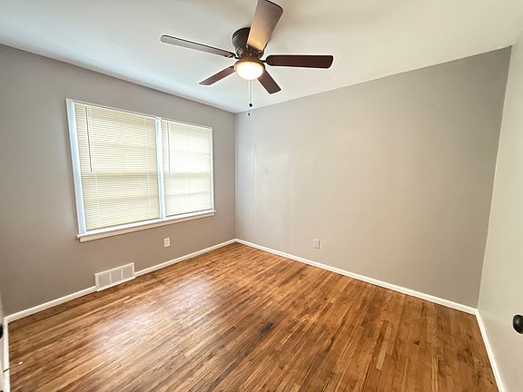 4th image of 2607 N Erie Ave