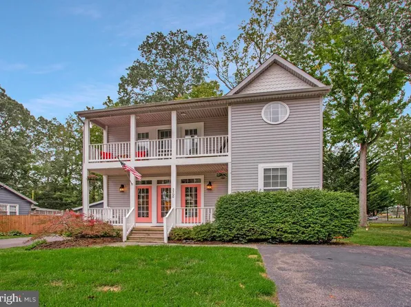 5700 N Shore Pkwy, Churchton, MD 20733