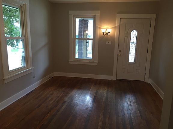 2nd image of 418 Parker St