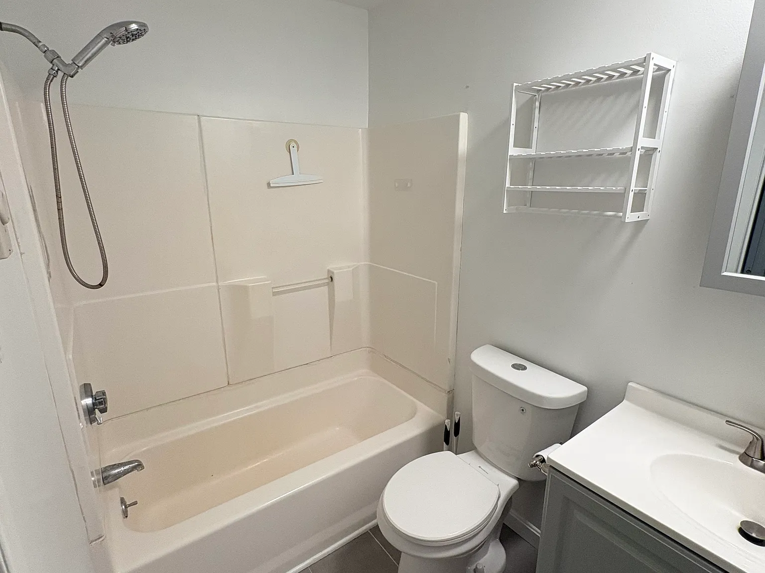 2 bed, 900 sqft, $2,800 — Photo 3
