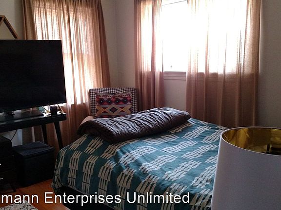 3rd image of 2321 E Belleview Pl APT D