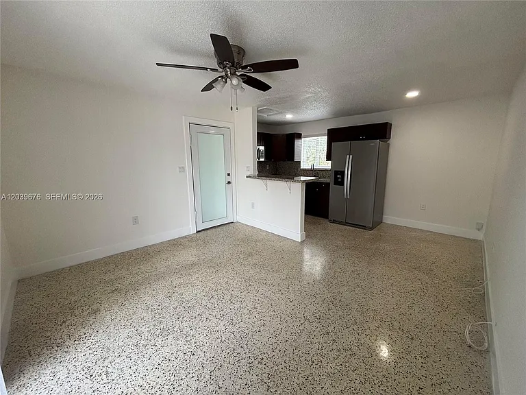 458 E 31st St #3 — Photo 2