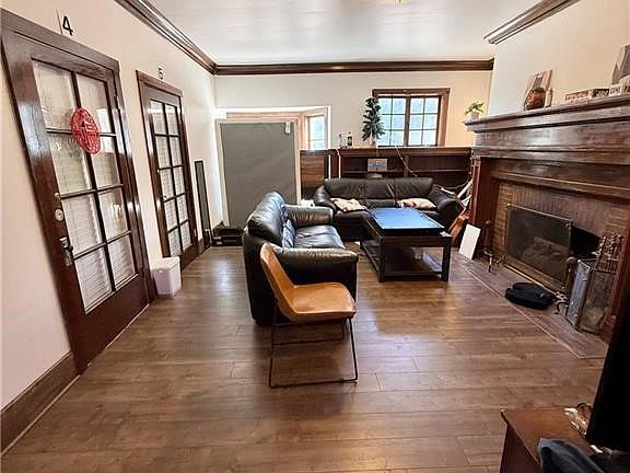 4th image of 1188 W 28th St