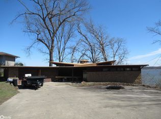2736 Old Vineyard Rd, Keokuk, IA 52632