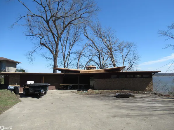 2736 Old Vineyard Rd, Keokuk, IA 52632