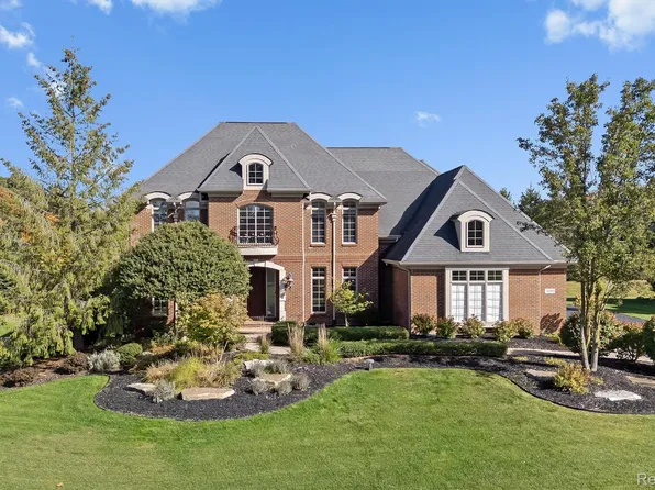 3889 Trout Creek Ln, Oakland, MI 48363