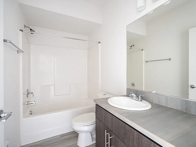 4620 N Maryland Ave #B103 — Photo 4