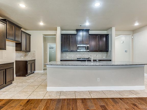 2nd image of 5717 Zinnia Dr