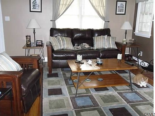 5th image of 23 Pine St