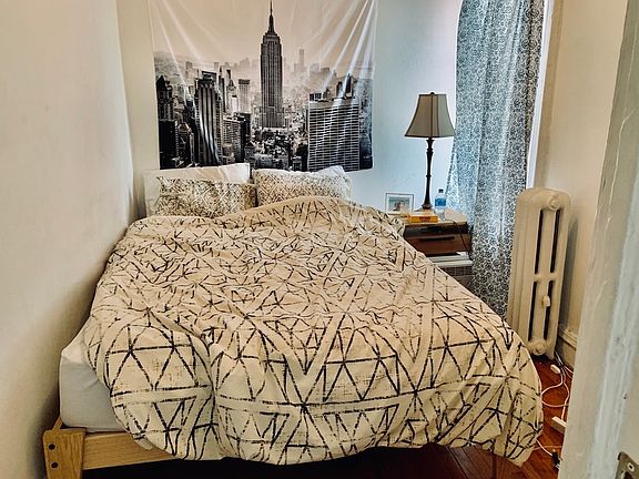 5th image of 270 15th St APT 13