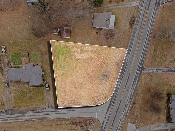 3rd image of 2612 Highway 31 W