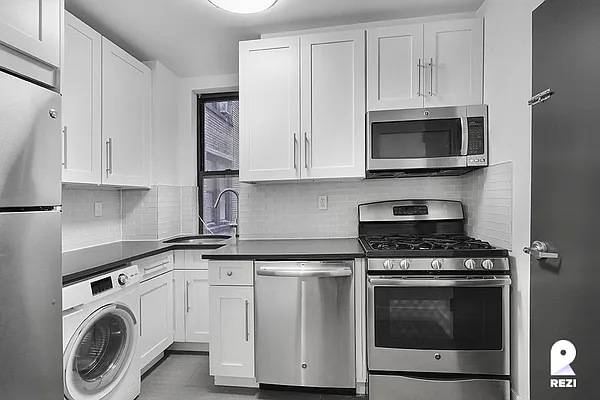 Rented by REZI | media 50