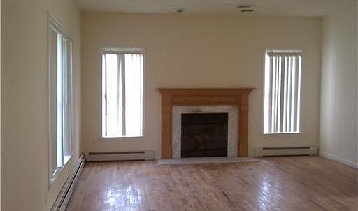 5th image of 38 Camelot Dr